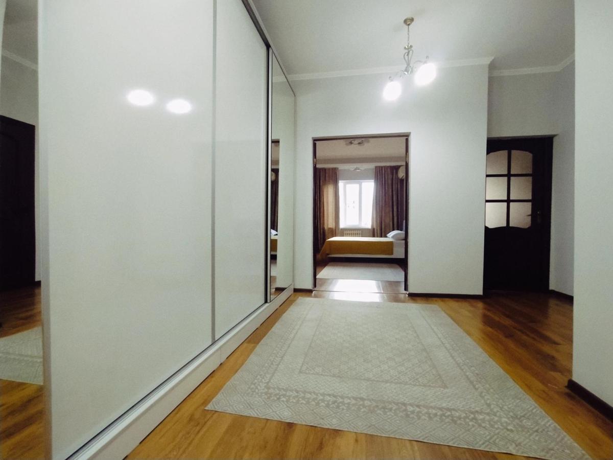 Aura On Turusbekova Street 124 Apartment Bishkek Bagian luar foto