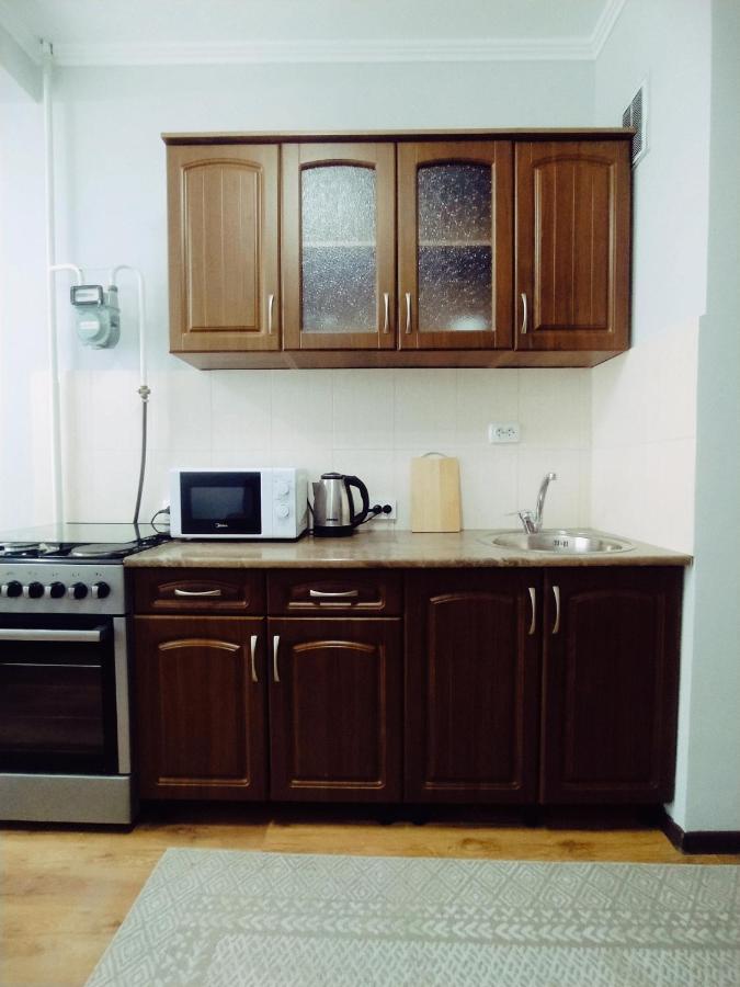 Aura On Turusbekova Street 124 Apartment Bishkek Bagian luar foto