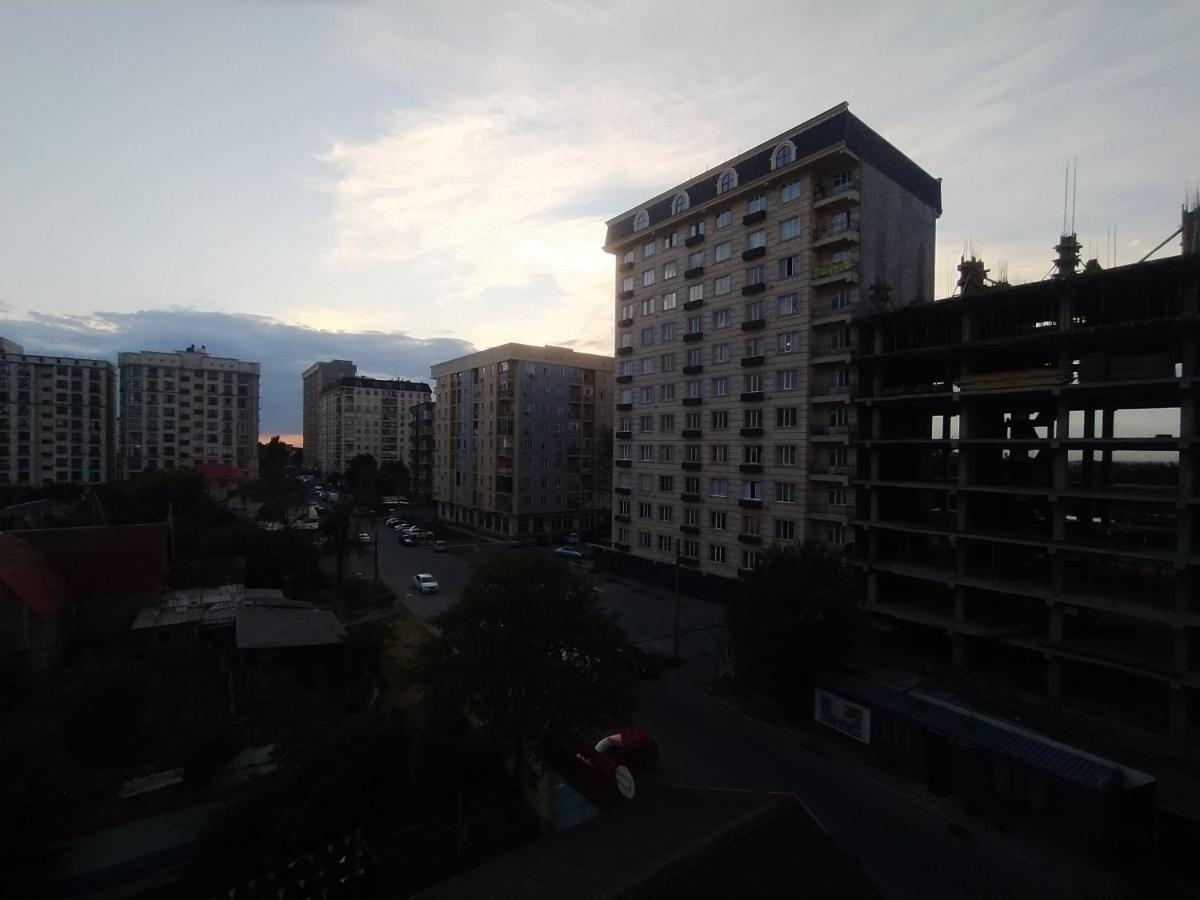 Aura On Turusbekova Street 124 Apartment Bishkek Bagian luar foto